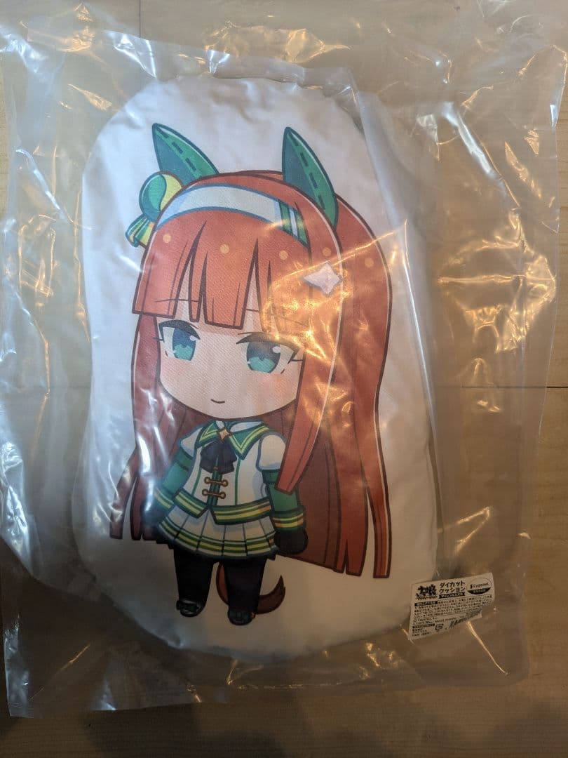 【未開封】サイレンススズカ　ダイカットクッション　ウマ娘　プリティーダービー