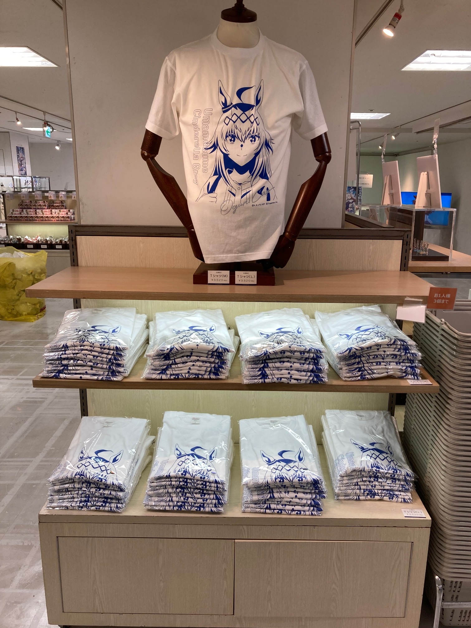 名鉄百貨店会場で展示されたオグリキャップTシャツ